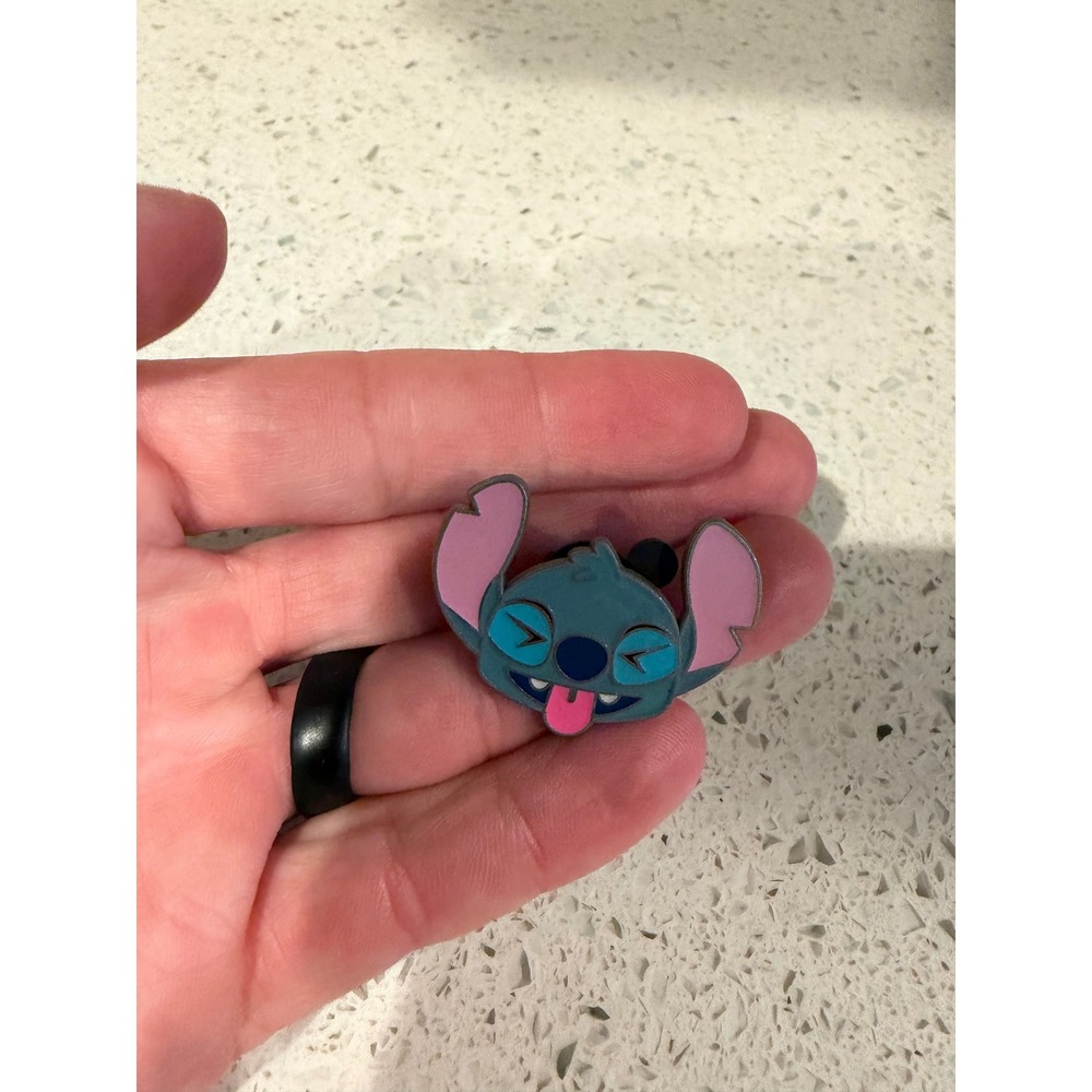 Disney Trading Pin - Emoji Blitz - STITCH From Lilo & Stitch - Tongue Out! 2017